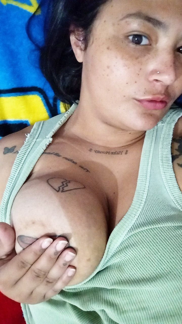 Mais uma gordinha peituda para vocês #AW4RtGdv